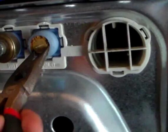 Máquina de Lavar Não Despeja Água